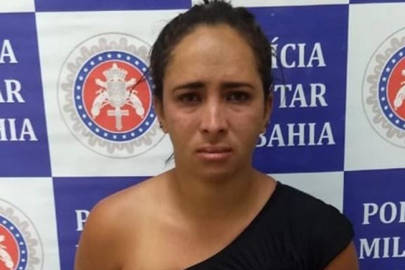 Mulher é presa suspeita de tentar matar homem durante festa de padroeiro