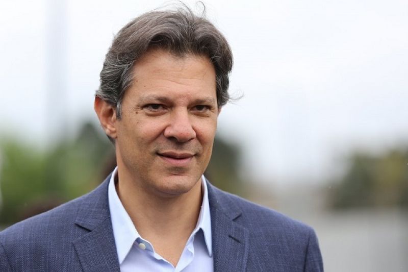 Haddad questiona por que Bolsonaro pode dar entrevistas, mas não pode ir a debate