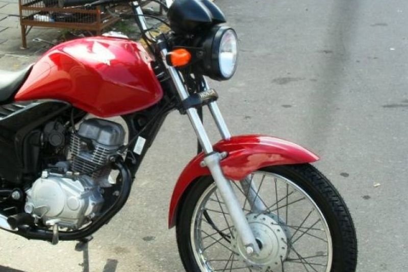 Homem foge e abandona moto roubada depois de perseguição na “Fazendinha” em Piranhas