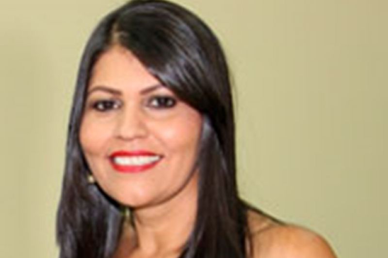 Vereadora é presa ao ser flagrada distribuindo lanches e brindes para eleitores em Santana