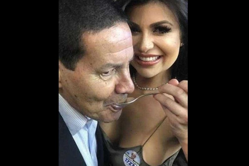 Mulher clicada com Mourão, vice de Bolsonaro, já foi detida por ligação com o tráfico