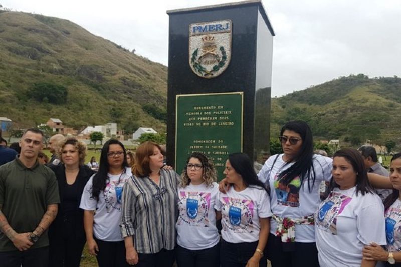 Monumento em memória de policiais mortos é inaugurado no Rio de Janeiro