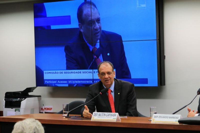 Juíza estabelece condições para deputado que dorme na cadeia e trabalha na Câmara de dia