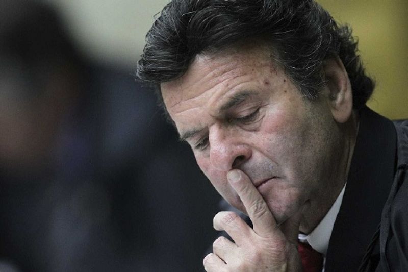 STF tem maioria para liberar indulto natalino de Temer, mas decreto é suspenso