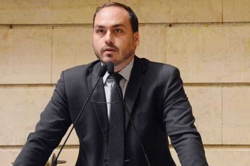 Filho diz que morte de Jair Bolsonaro interessa a pessoas próximas