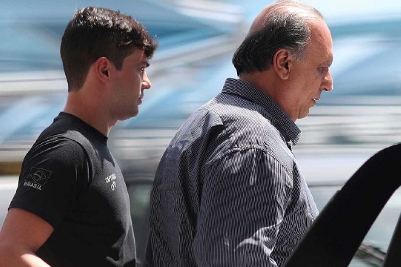 À PF, Pezão diz que só ganhou sistema de som de Cabral