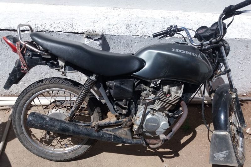 Rondas policiais resultam na apreensão de moto que estava com chassi cortado em Piranhas