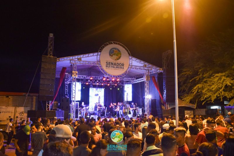 Senador Rui Palmeira realiza a tradicional festa do Povoado Candunda