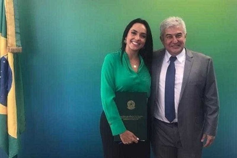 Demitida da Globo, Izabella Camargo anuncia trabalho com ministro de Bolsonaro