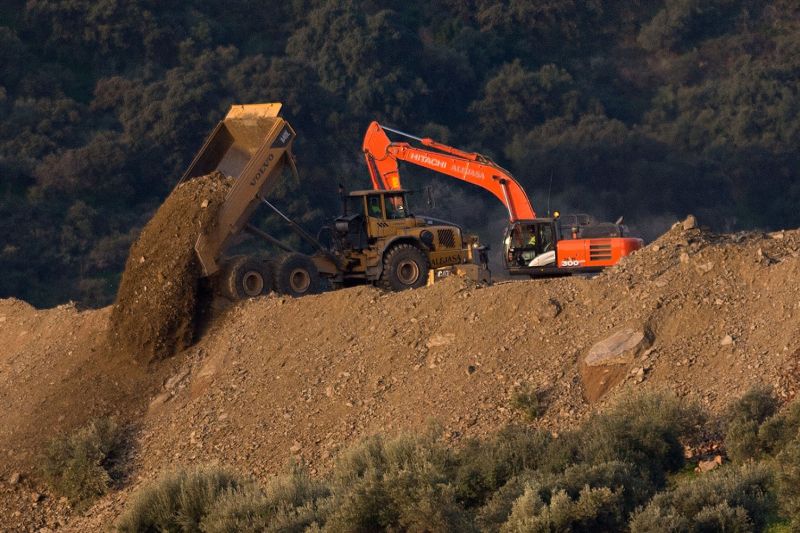 Resgate de menino preso em poço de 110 metros de profundidade na Espanha pode demorar dias