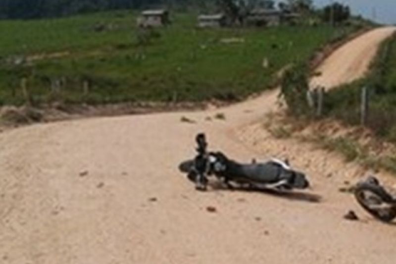 Homem fica ferido após sofrer grave acidente com moto próximo de chácara em Major Izidoro