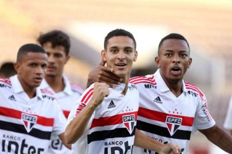 São Paulo goleia Guarani por 5 a 2 e vai para a final da Copinha pela 11ª vez