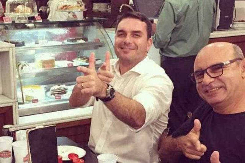 Queiroz aceita assumir sozinho culpa no caso Coaf, mas impõe condição a Flávio Bolsonaro