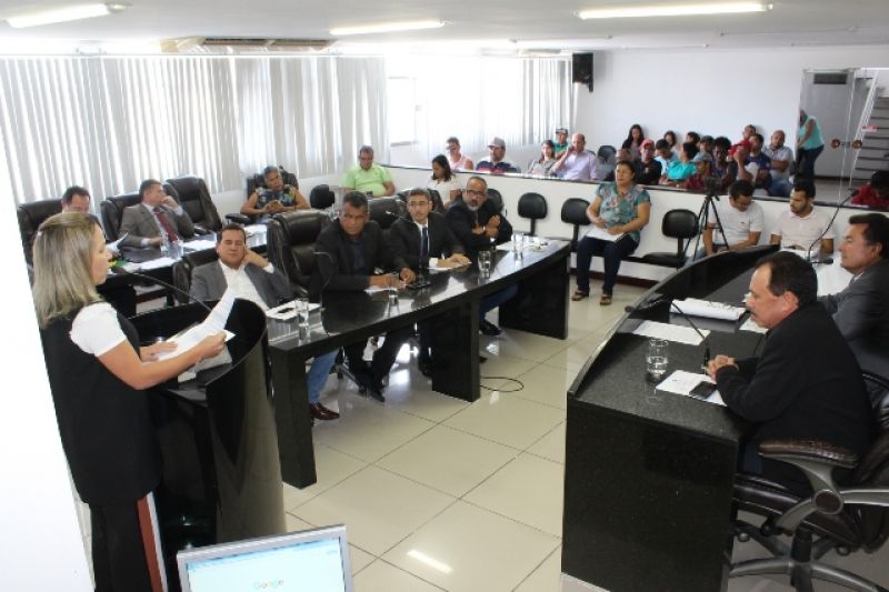 Abertura de trabalhos na Câmara de Delmiro é marcada por falas sobre a gestão municipal