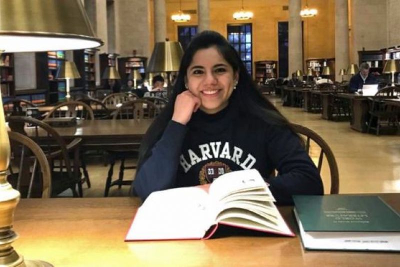 Conheça a mexicana que se formou psicóloga aos 13 anos e fará mestrado em Harvard aos 17
