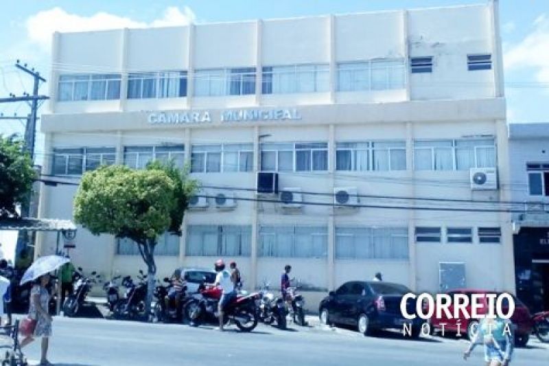 Vereadores aprovam requerimento que convoca secretária de Administração para explicações