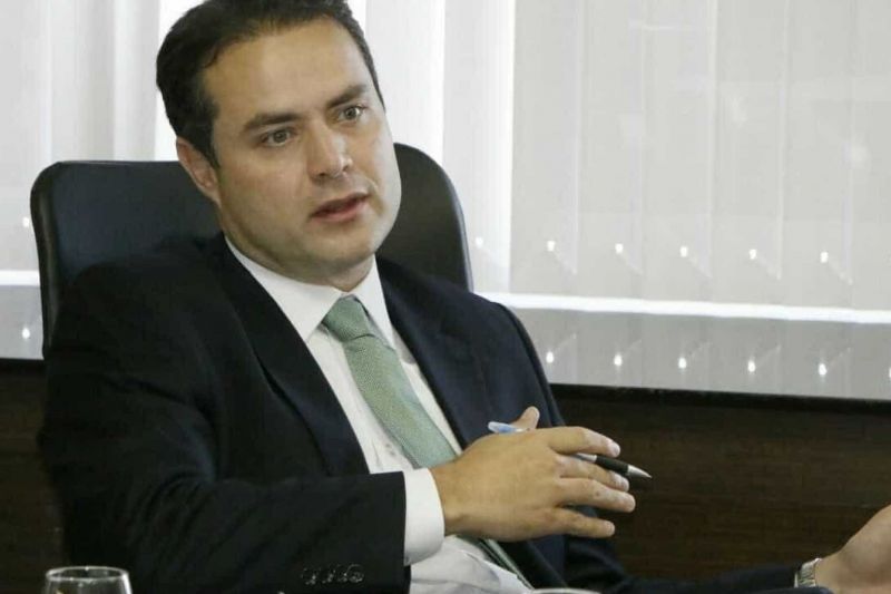 Renan Filho distribui cargos entre parentes de autoridades do Judiciário, TCE, MPE e ALE