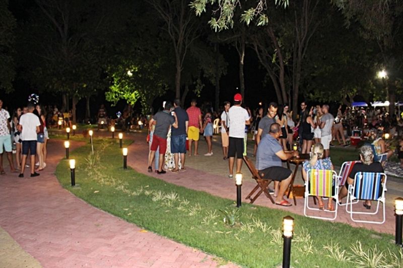 Luau na praça atrai grande público neste sábado (9) em Paulo Afonso