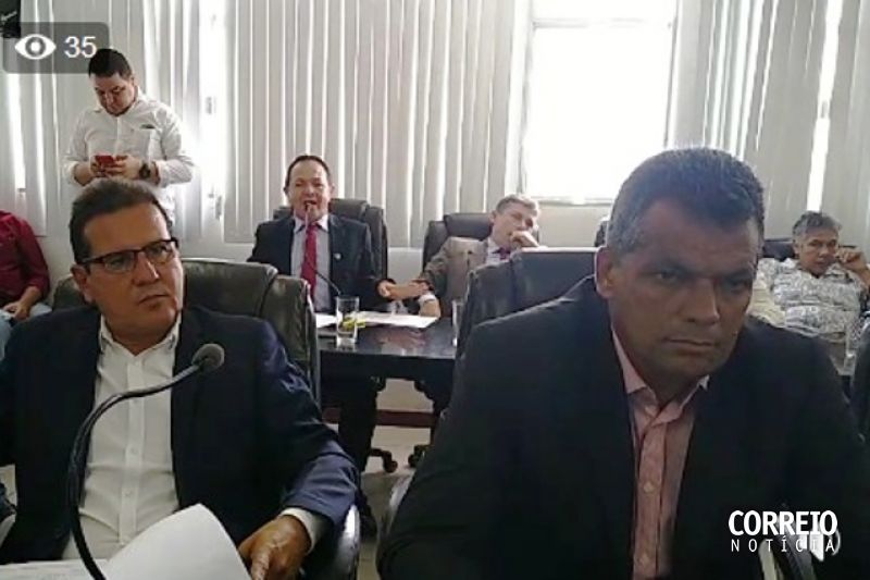 Com voto de minerva, CPI contra Padre Eraldo é rejeitada na Câmara Municipal