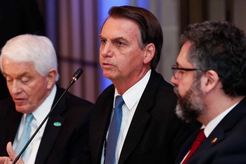 Bolsonaro retira necessidade de visto, mas EUA sugerem cautela em viagens ao Brasil