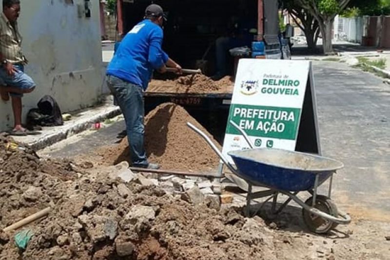 Infraestrutura de Delmiro Gouveia continua realizando diversas ações de limpeza