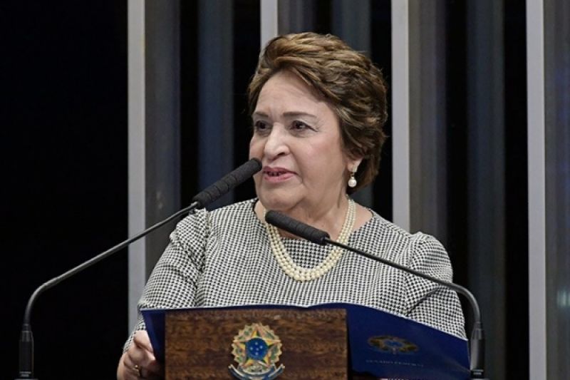 Família Bulhões, de Santana, mostra força com prefeito, deputado federal e senadora
