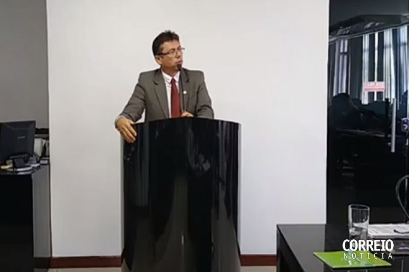 Pedro Paulo chama público de palhaço e é vaiado na Câmara Municipal de Delmiro