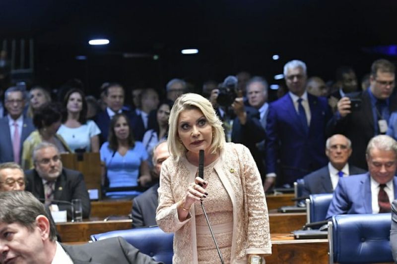 TRE-MT cassa senadora do PSL e suplente por caixa 2 e abuso de poder econômico