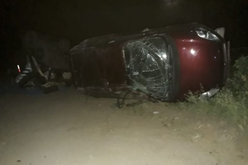 Carro que rebocava “paredão” de som sofre acidente na zona rural de São José da Tapera