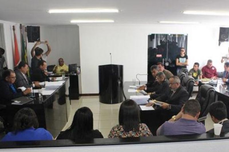 Kel convoca sessão extraordinária para votação de denúncias contra prefeito Padre Eraldo