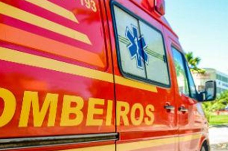 Bombeiros socorrem homem que caiu de moto após ficar inconsciente em Delmiro Gouveia