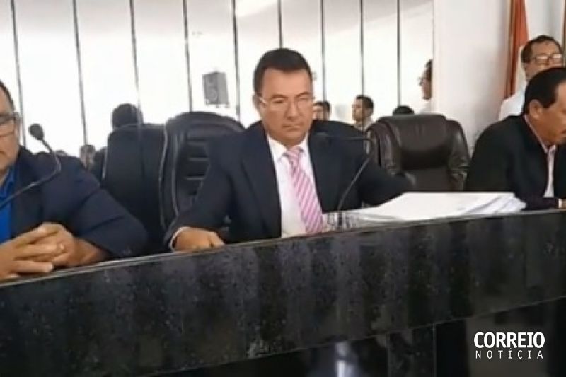 Por unanimidade, quatro das oito denúncias contra Eraldo Cordeiro são aprovadas na Câmara