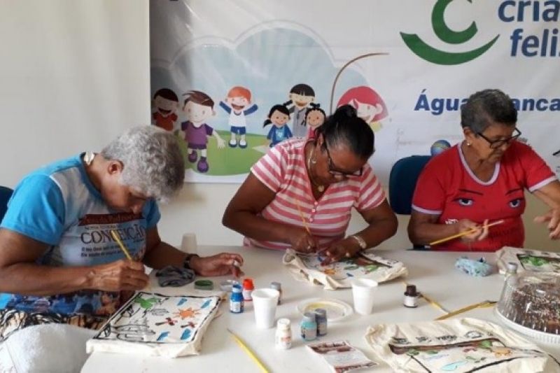 Prefeitura de Água Branca promove primeira oficina de pintura para terceira idade