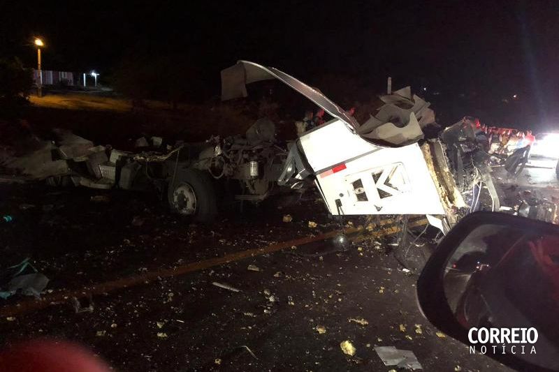 Criminosos explodem carro-forte em trecho da BR-423 entre Inhapi e Água Branca