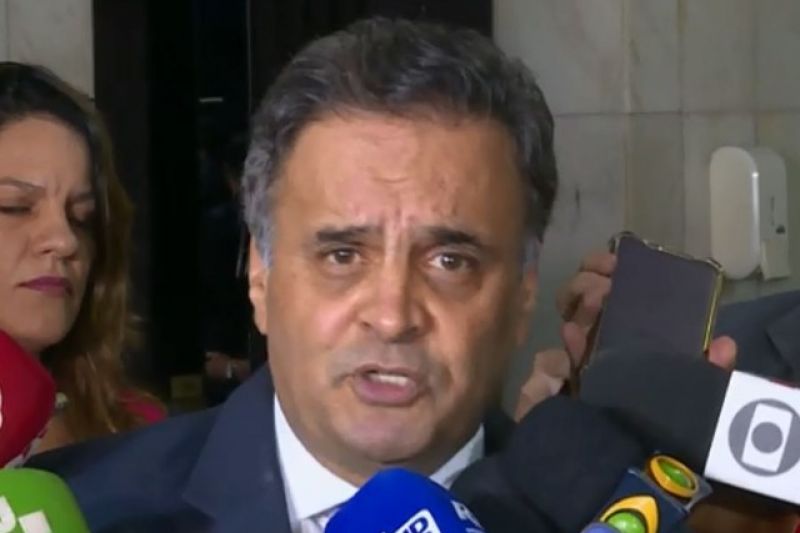 Justiça em SP determina bloqueio de R$ 128 milhões de Aécio Neves