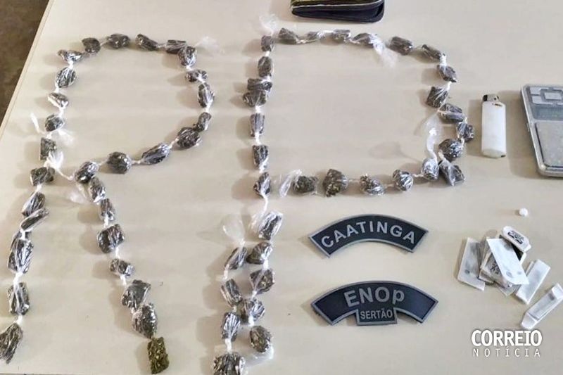 Jovem esboça atitude suspeita ao ver policiais e é preso com drogas em Santana do Ipanema