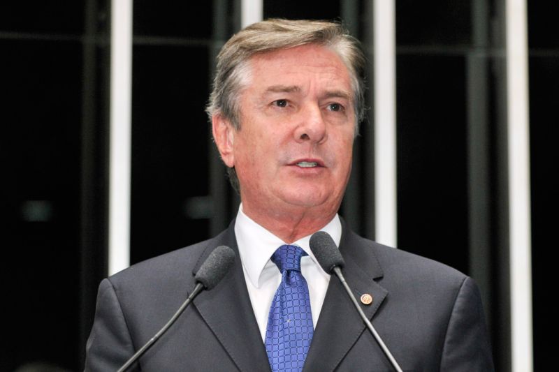 Collor pede absolvição ao STF e admite 'pecado' de não declarar obras de arte
