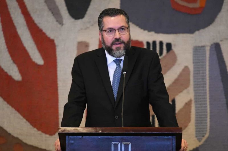 Diplomatas brasileiros reclamam de decadência do Itamaraty