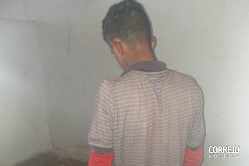Jovem suspeito de assalto a loja é preso minutos depois do crime em Inhapi