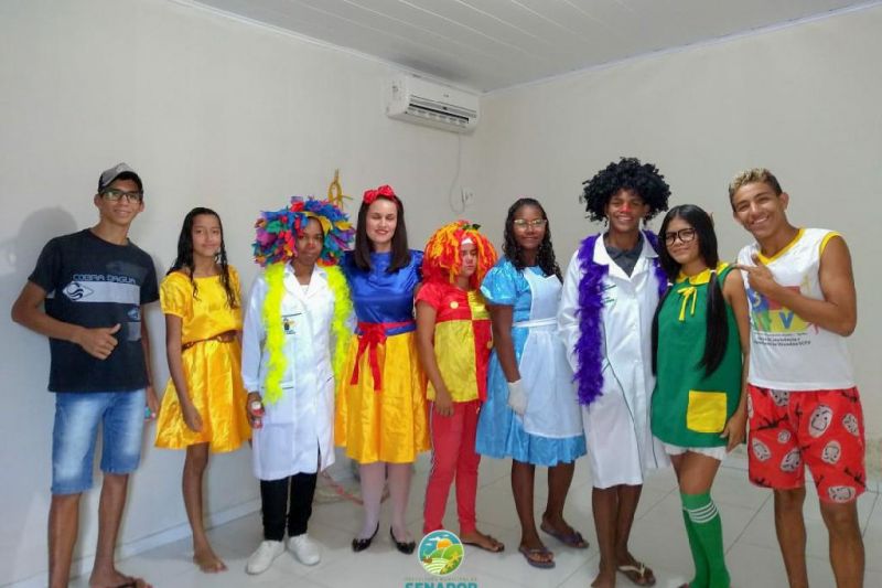 Serviço de Convivência e Fortalecimento de Vínculos realiza terapia do riso em posto