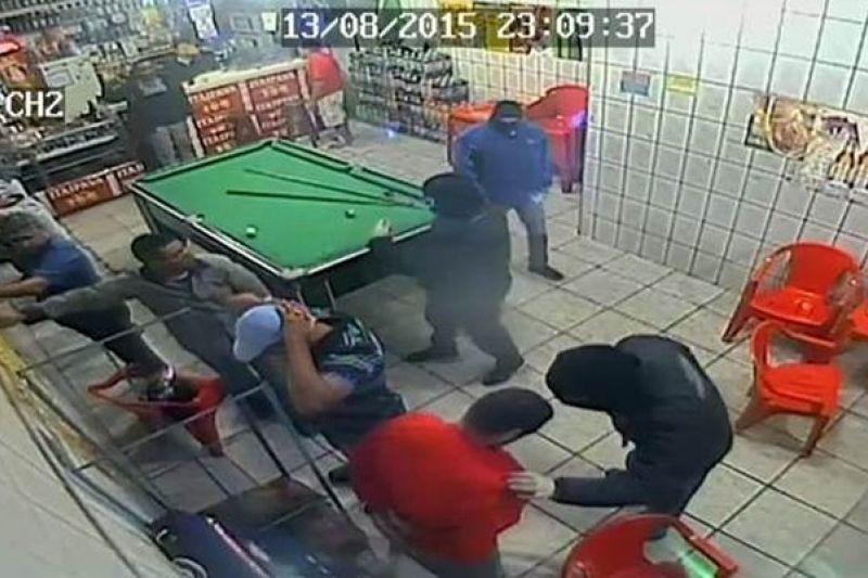 Justiça mantém condenação de dois ex-PMs por chacina de Osasco e anula júri de ex-policial