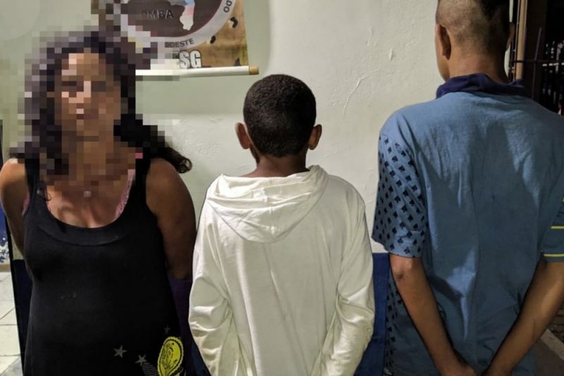 Mulher é presa suspeita de estuprar garoto de 12 anos na Bahia; crime foi filmado