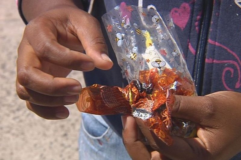 Mulher é condenada por dar bombons envenenados a ex-esposa e filhos do namorado