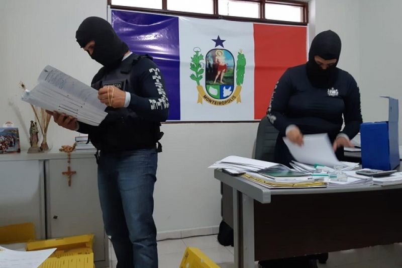 Contratos ilegais: MPE deflagra operação em secretarias e Prefeitura de Monteirópolis