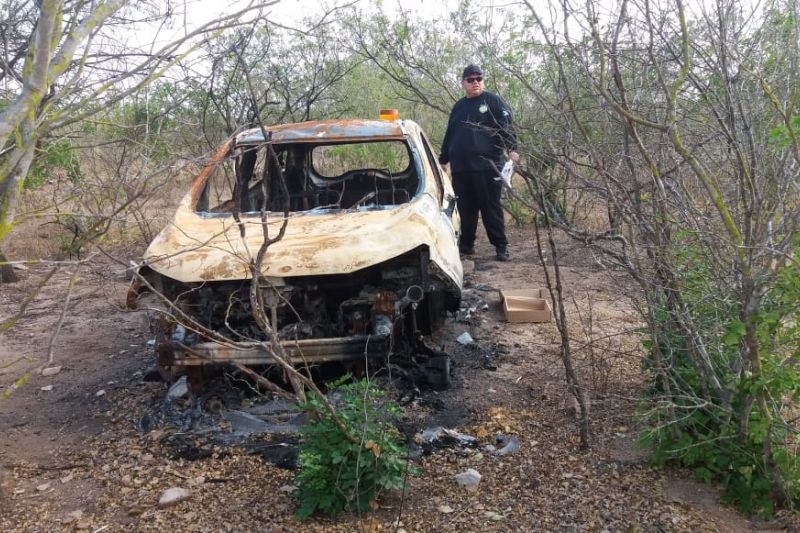 Carro com placa de Paulo Afonso é encontrado carbonizado na zona rural de Delmiro Gouveia