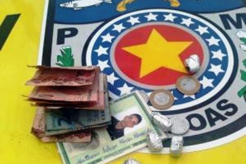 Rondas policiais resultam na prisão de jovem suspeito de tráfico de droga em Pão de Açúcar