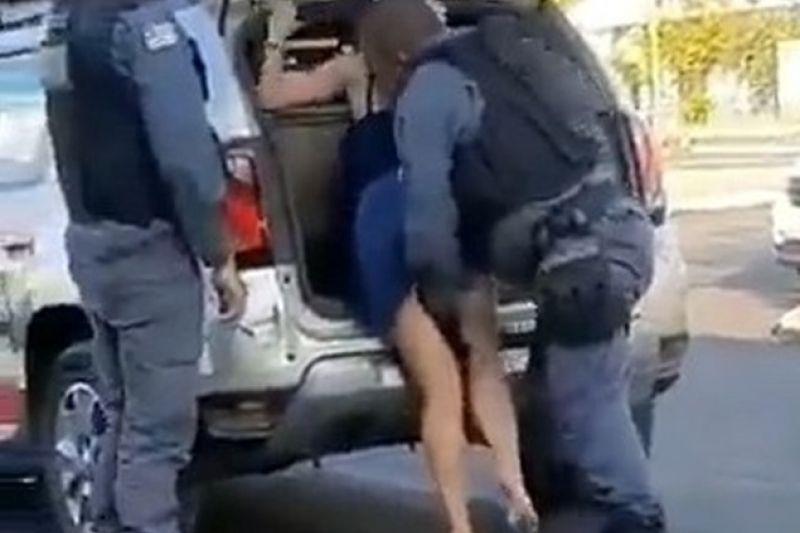 PM que colocou mão embaixo de saia de mulher durante abordagem é afastado das ruas