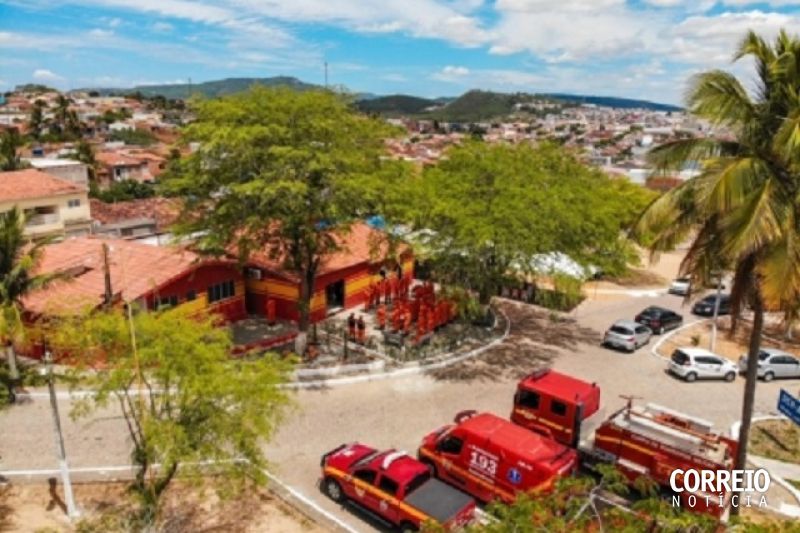 Bombeiros são acionados para combater incêndio em ponto comercial de Santana do Ipanema