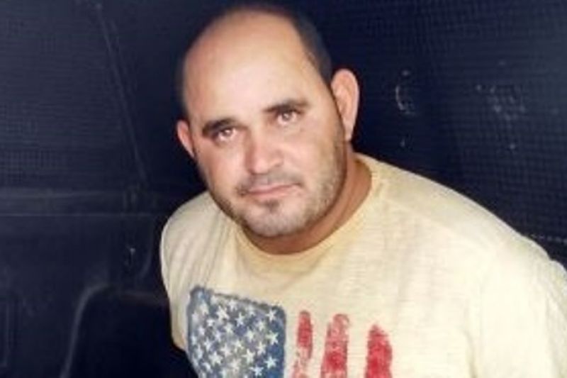 Homem sofre atentado à bala enquanto andava de moto com amigo em Delmiro Gouveia