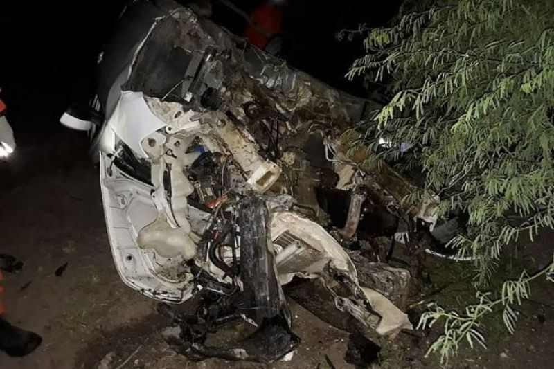 Batida entre carros deixa três pessoas feridas em trecho da AL-220 em Delmiro Gouveia